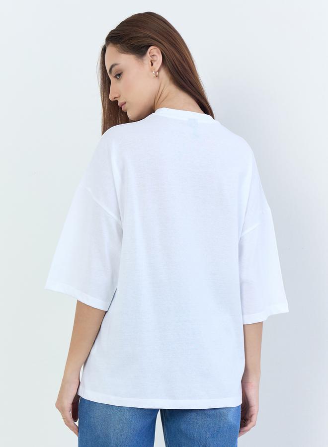 ستايلي تيشيرت واسع بكتابة مُطرّزة - Image 5